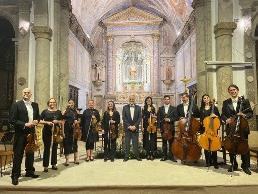 CLASSIC IN GOLDEN CARVING, by Algarve Camerata, João Pedro Cunha and João Rocha