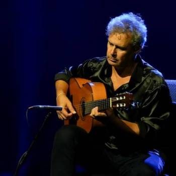 PEDRO JÓIA - SOLO GUITAR