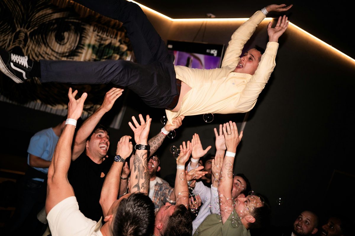 Faro Pub Crawl: A Night With 6 Drinks, Games & VIP Club Entry