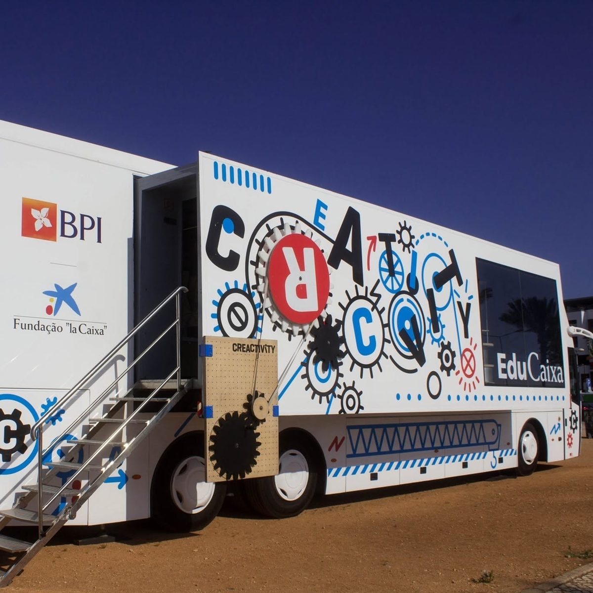 Creactivity Bus Returns to Alameda