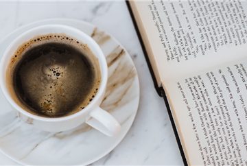 Reading Club - coffee with books